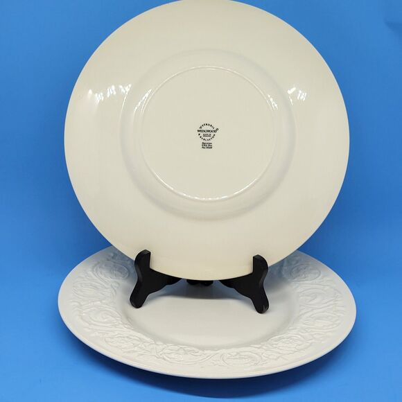 Wedgwood Patrician Embossed Cream 10.5" Dinner Plates Set of 2 - Picture 6 of 13
